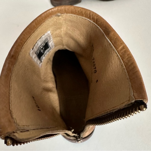 FRYE PHILIP HARNESS DISTRESSED SHORT BOOTIES IN RARE CAMEL TAN #76870. Sz 5.5 - Picture 9 of 16